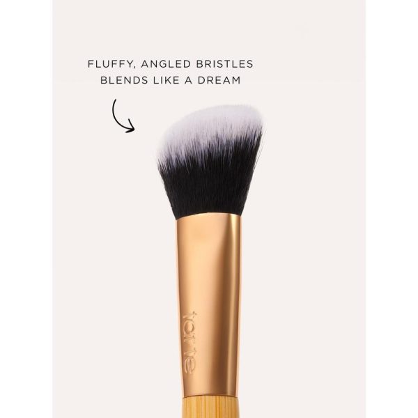 tarte concealer paw brush - angled for seamless application - Image 3